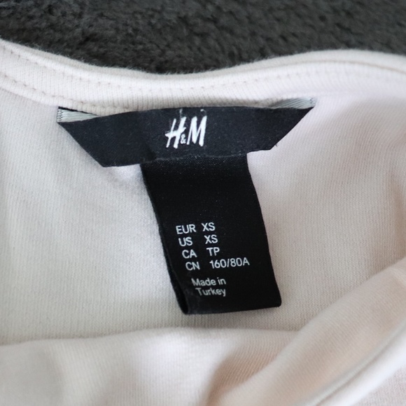 2/$25 H&M Mid Sleeve Top - Picture 6 of 8